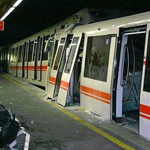 Scontro in metro a Roma nel 2006: condannato per omicidio il macchinista, assolti dirigenti