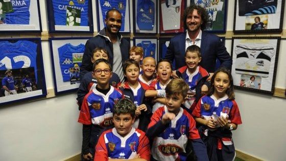 Maglie, trofei, palloni: Artena casa del rugby 