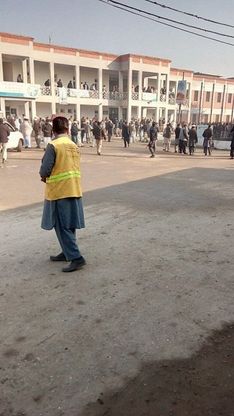 Pakistan, assalto armato all'università nel nord-ovest: immagini da Twitter