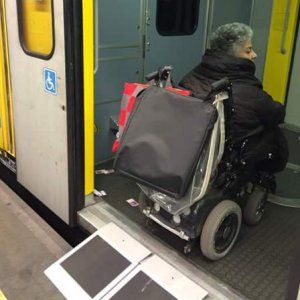Barriere architettoniche in metro, Lucia Valenzi ricorre al fai da te