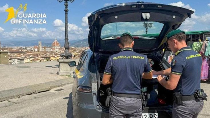 Firenze, niente pos e scontrini: irregolare il 60% tra i negozi, locali e imprese controllati