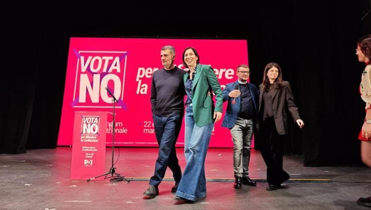 Schlein a Bari per il No, Emiliano grande assente: “Come magistrato non potevo”