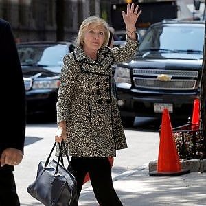 Hillary Clinton e la borsa della discordia