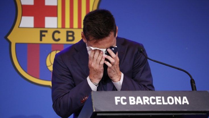 Messi, addio al Barcellona tra le lacrime: "Non ero pronto a tutto questo. Il Psg? Stiamo parlando"
