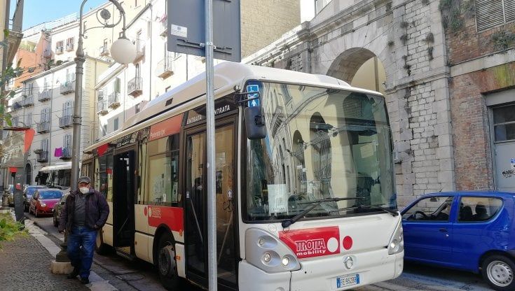    Potenza, sindaco Guarente: “Vaccini per i lavoratori che offrono servizi essenziali”