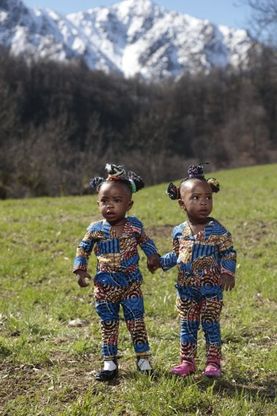 “Ospiti” d’Africa ai piedi delle Alpi; a Mezzenile gli scatti di Oliva tra arte e attualità