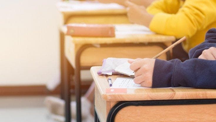 Nel '45 Roma liberata, nel '69 (con un anno di ritardo) i giovani che cambiano il mondo: l'autoritratto di un Paese in cent'anni di temi della Maturità