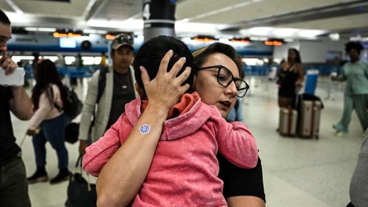 Liste nere, software e controlli: aeroporti “trappola” per gli immigrati irregolari in America