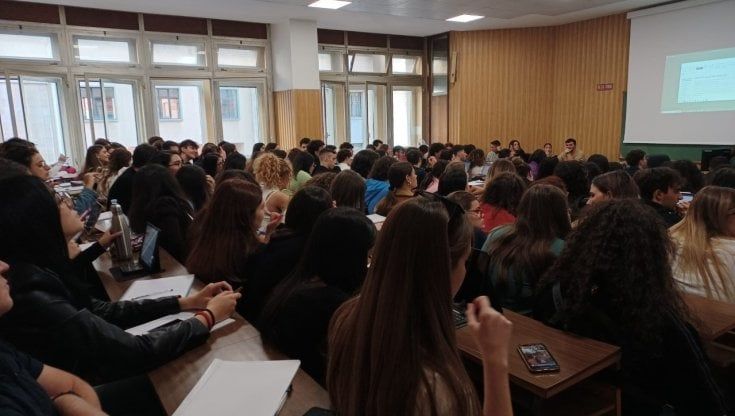Fino a 400 euro al mese ai fuorisede, Taranto premia chi sceglie di studiare in città