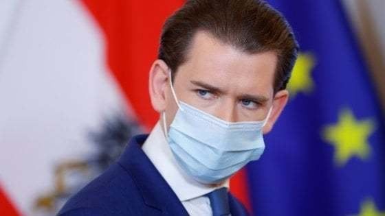 Fase 2 e turismo, polemica sulla decisione dell'Austria di non aprire i confini con l'Italia. Di Maio: "Si torni alla normalità"