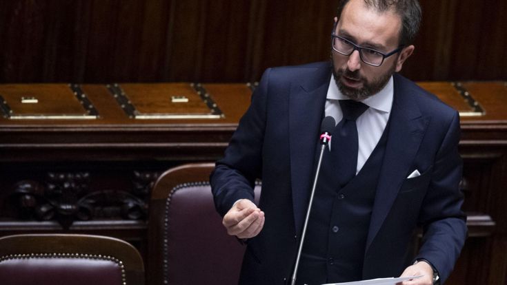 Manette agli evasori, intesa nel governo: le pene detentive saranno ridotte