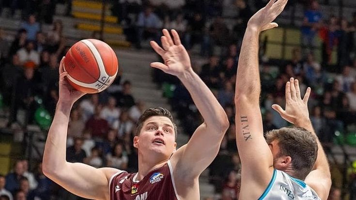 Trapani Shark, terza vittoria di fila in campionato. Battuta Cantù in trasferta