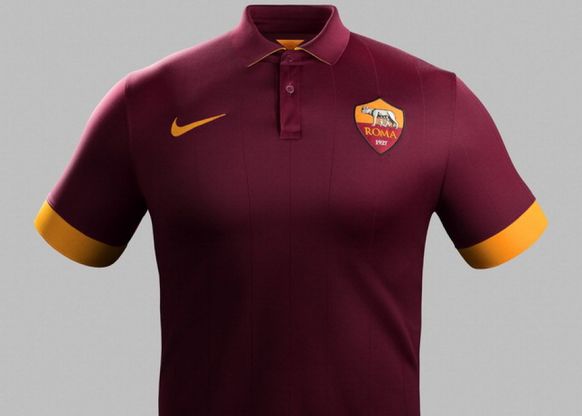 Roma, la Nike presenta la nuova maglia