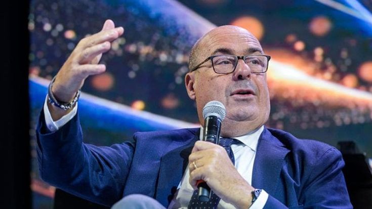 Scuola, Zingaretti a Commissione: “Verifichi se tetto a stranieri è compatibile con diritto europeo”