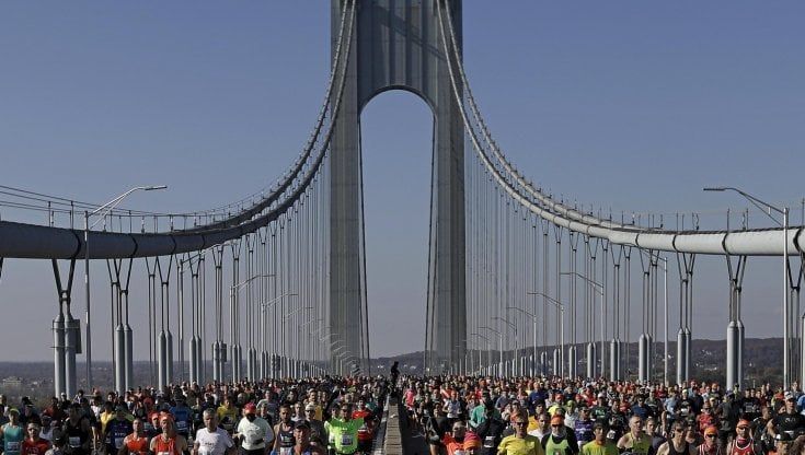 New York riparte dalla sua maratona, trentamila storie che vanno di corsa