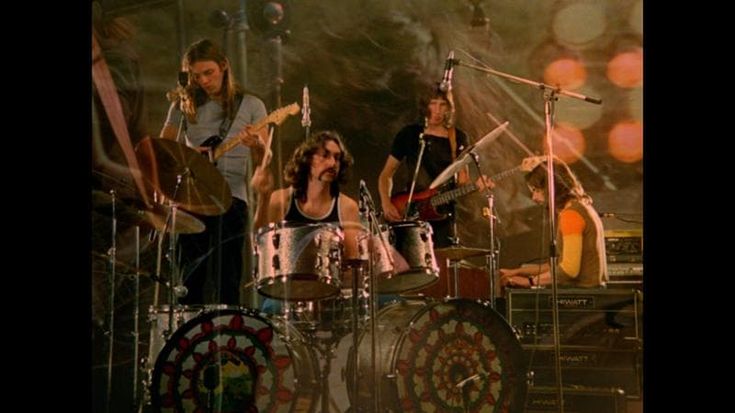 “Pink Floyd at Pompeii”, fuoco, distruzione e psichedelia, torna al cinema il leggendario concerto