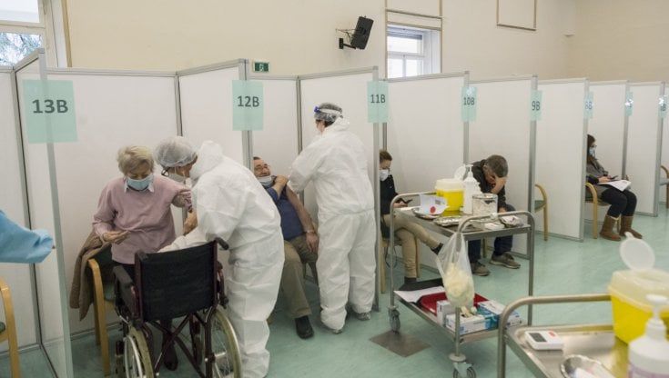 Covid, il bollettino di oggi 15 aprile in Lombardia: 8.098 positivi, 23 morti