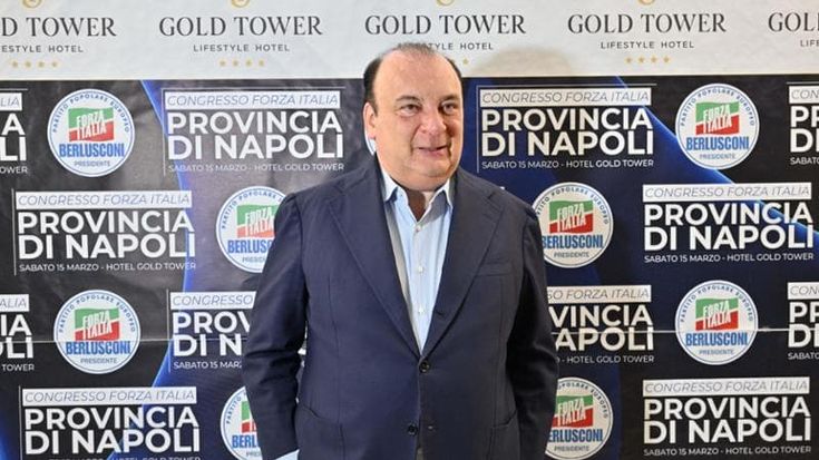 Fulvio Martusciello (FI) in trincea: “Ma io non rispondevo ai messaggi del lobbista”