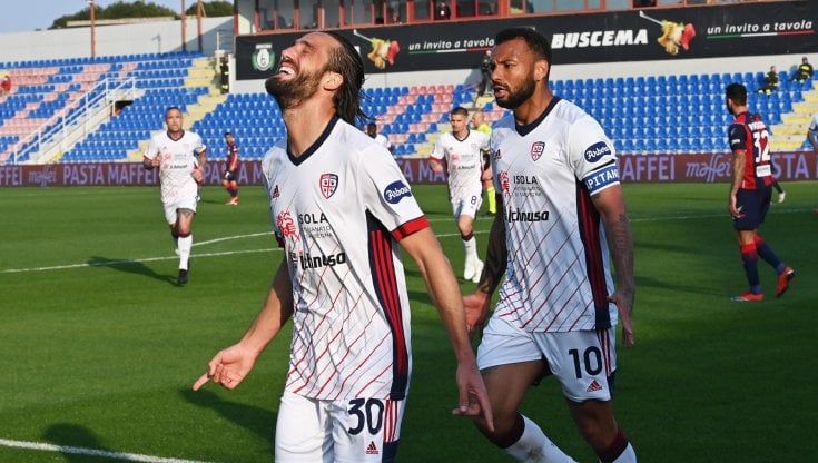 Crotone-Cagliari 0-2, Semplici fa subito centro