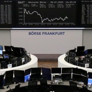 Le Borse di oggi, 29 luglio. Paura per i nuovi contagi, listini incerti: Milano -0,1%