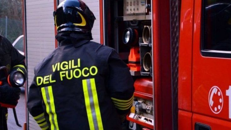 Rogo in un'abitazione nel Catanese, un morto e un ferito