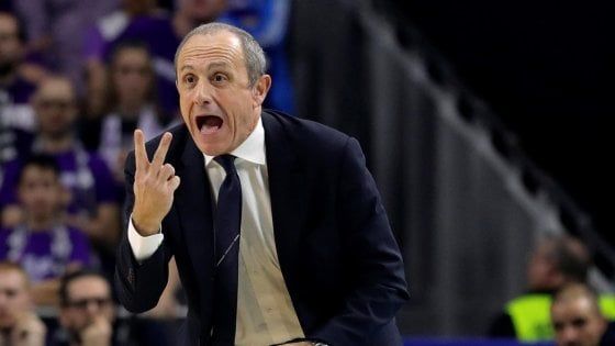 Basket, Eurolega: Milano sfida il Cska, serata speciale per Messina e James