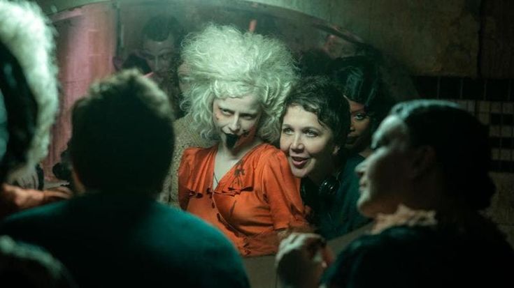 Maggie Gyllenhaal: "La mia sposa punk ha una voce potente. Quella di Mary Shelley"