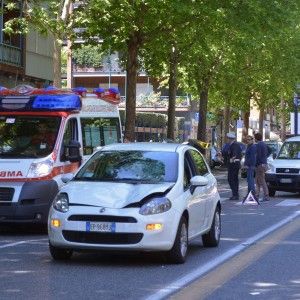 Anziana investita sulle strisce pedonali, &egrave; grave