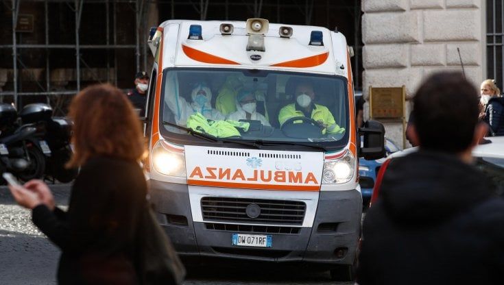  Napoli, gli amministratori di condominio: "No ai tamponi nei nostri palazzi" 