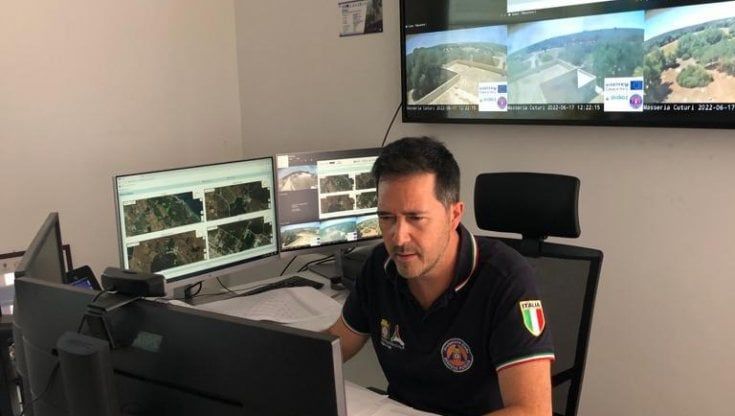 Incendi, in Puglia corsa contro l'emergenza: "Salento e Gargano a rischio, c'è bisogno di tutti. Un incendio su tre causato da azioni scorrette"