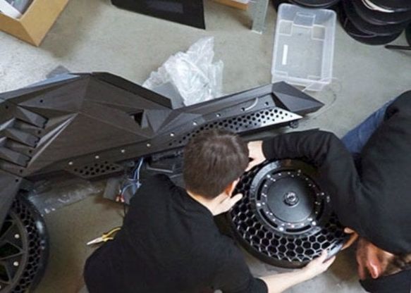 Arriva la "Nera", la moto che si stampa in 3D