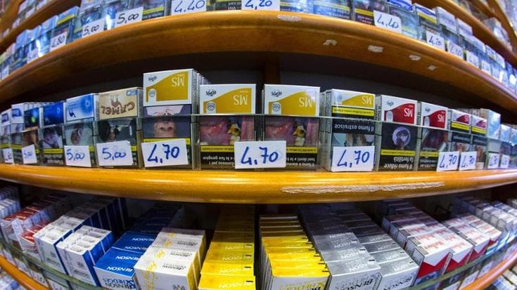 Sigarette, scatta il nuovo aumento per pacchetti e tabacco: Winston a 5,80. I nuovi prezzi