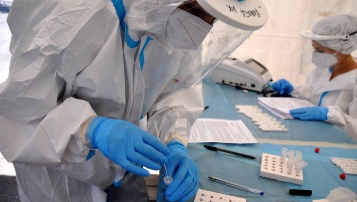 Coronavirus, in Romagna un quarto dei casi: le discoteche restano chiuse. Rt a 1,35
