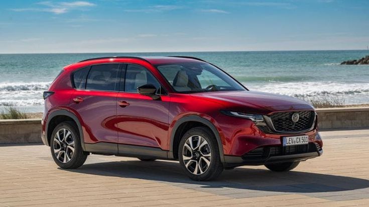 Mazda CX-5, la terza generazione è più spaziosa e hi-tech. Come va il 2.5 aspirato mild hybrid
