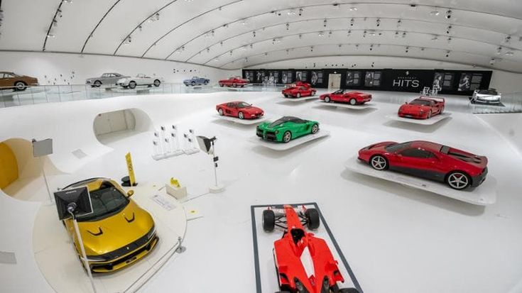 La mia Ferrari suona il rock: al MEF di Modena i bolidi dei musicisti più famosi. Ecco quali