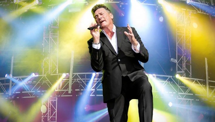 Tony Hadley canta per i ragazzi dell’Istituto nazionale dei tumori di Milano. E con lui c'è Faso