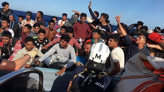 Ocean Viking ancora in mare con 180 migranti. Nessuno le dà il permesso di sbarco