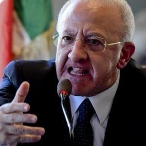 De Luca: "Niente scuse alla signora dei Cinque Stelle"
