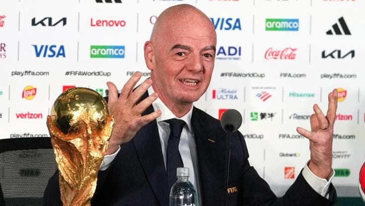 Infantino deride l’Italia: “Con la formula a 128 riuscirà a qualificarsi”