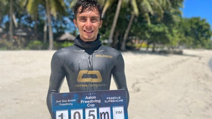 Antonio Mogavero batte record italiano di apnea: “Giù per 105 metri nel mare delle Filippine senza respirare. Ho imparato in Salento”