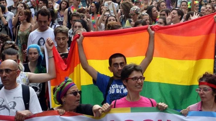 Violenza omofoba, oltre dieci aggressioni: insulti, botte e sassi