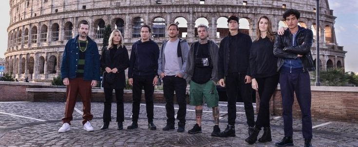 'Celebrity hunted', al via la caccia ai personaggi famosi: la fuga all'alba dal Colosseo