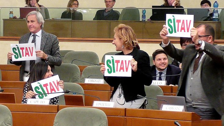 Tav, in Piemonte rissa Lega-M5S. Il ministro confonde le carte e tace i miliardi di “penale”