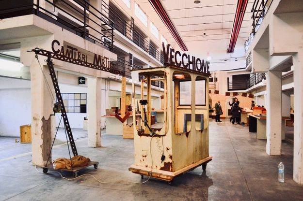 Capodanno, all'officina di Cantieri meticci prende forma il Vecchione costruito dai bolognesi