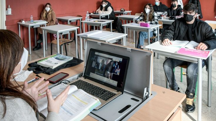 La scuola è fragile ma un italiano su due ci crede ancora