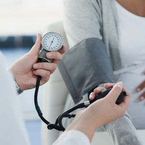 Sanità, è guerra su 3,6 miliardi di euro di crediti. Stop delle Asl: "Non trasferiamo le fatture alle società di factoring"