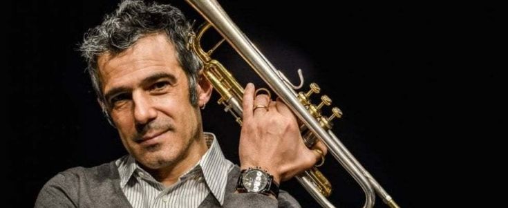 Paolo Fresu in concerto sull'albero millenario: "Dobbiamo cambiare il nostro rapporto con l’ambiente e riappropriarci degli spazi all’aperto"