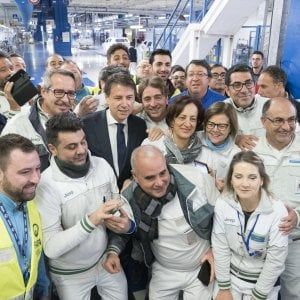 Tasse sulle auto aziendali, il governo fa retromarcia. Conte promette "modifiche sostanziali"