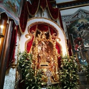 Ischia,  ruba gli ex voto in oro di Santa Restituta e prova a rivenderli: denunciato