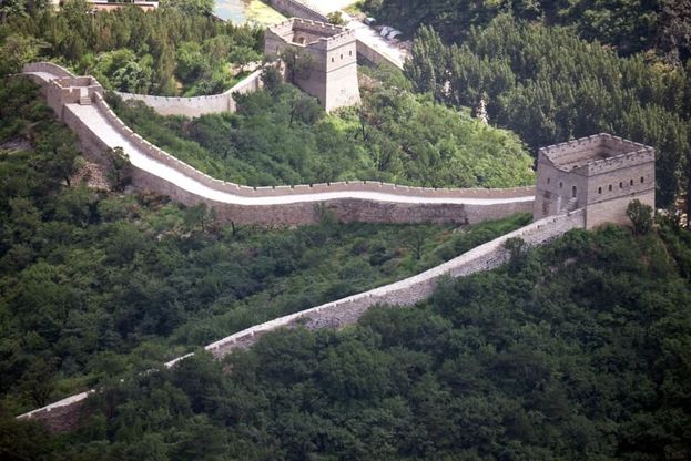 Cina, la Grande Muraglia è in rovina
